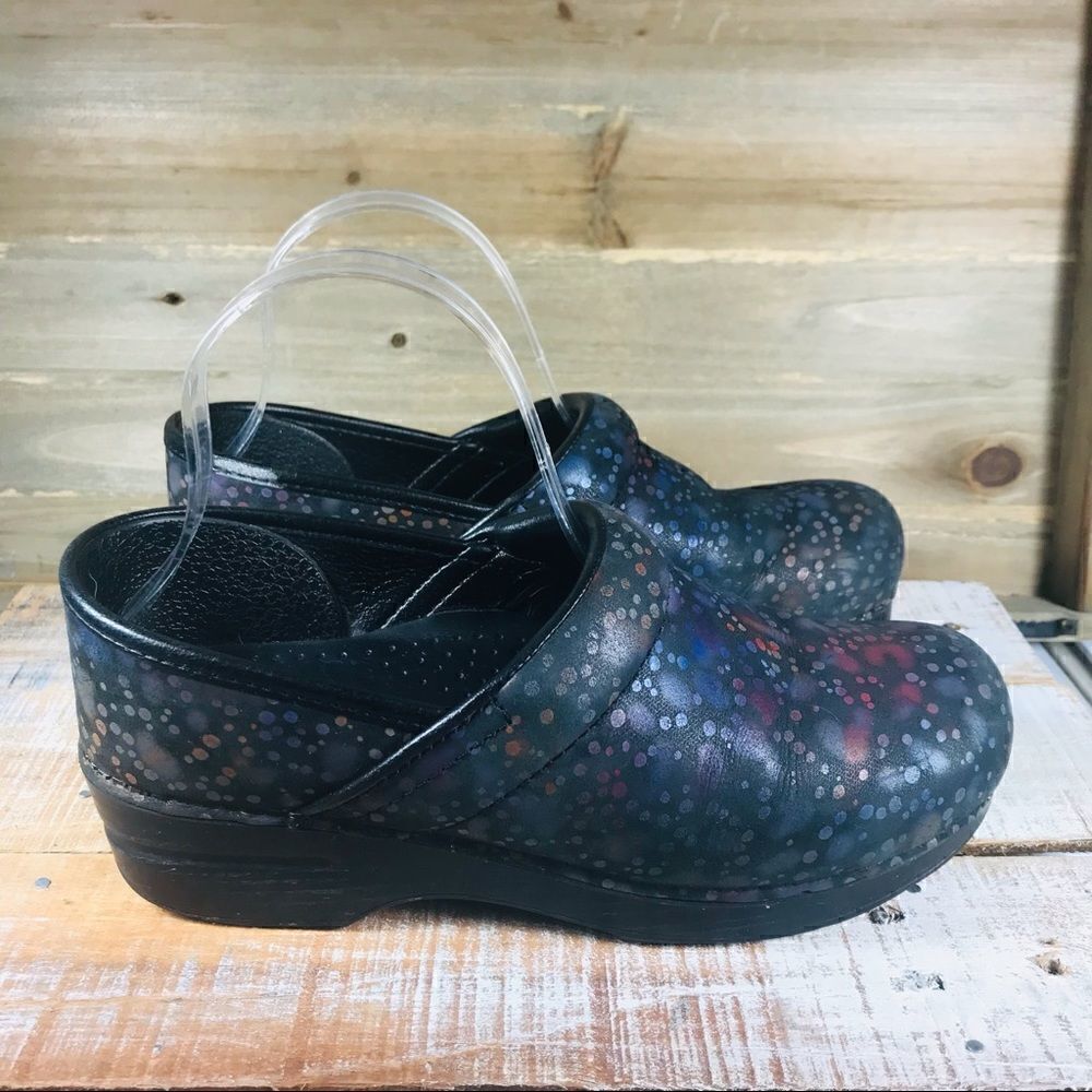 ✅Dansko Multi patterned professional clogs